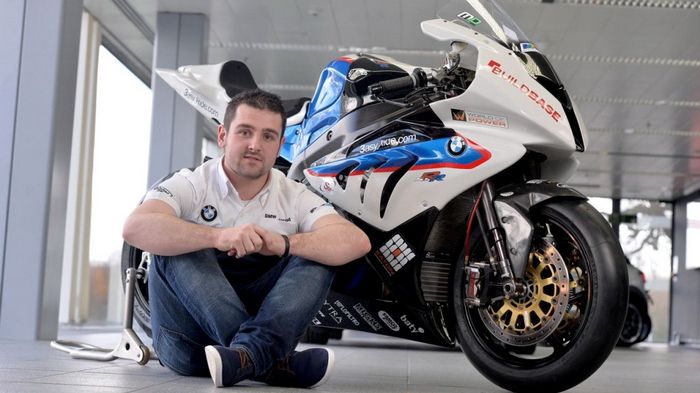 O Michael Dunlop ήταν ο μεγάλος θριαμβευτής του 2013. Το 2014 επιστρέφει με την ομάδα της BMW.